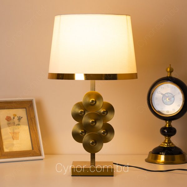 High Quality Golden Color Full Metal Body White Color Fabric Shade Table Lamp