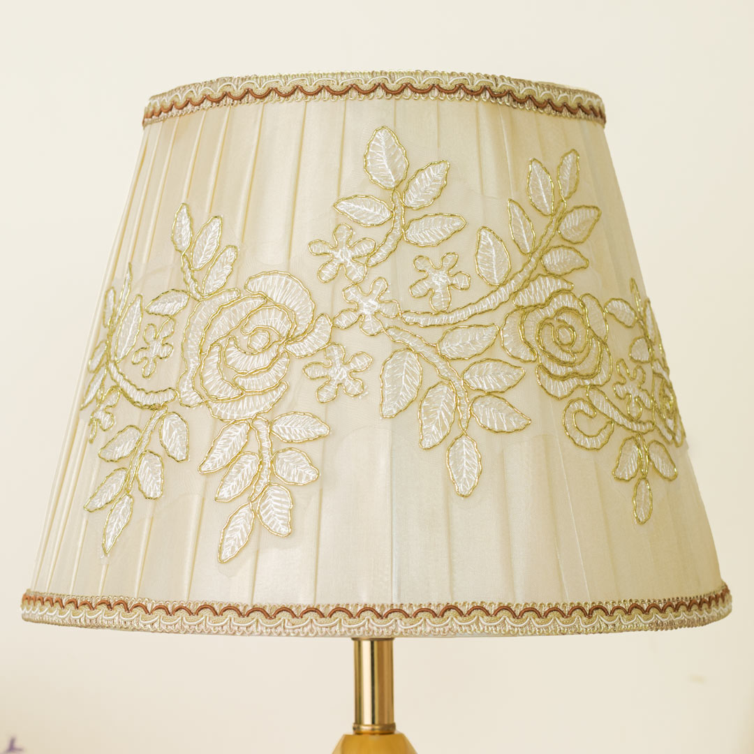 TL372-Golden Color Metal Body Table Lamp with Crystal Stone Design and Rose Pattern Texture Fabric Shade (8)