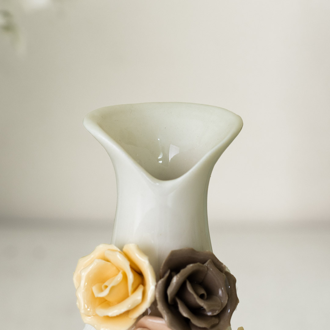 HD242-5-Porcelain Vase with Floral Ceramic Design (5)