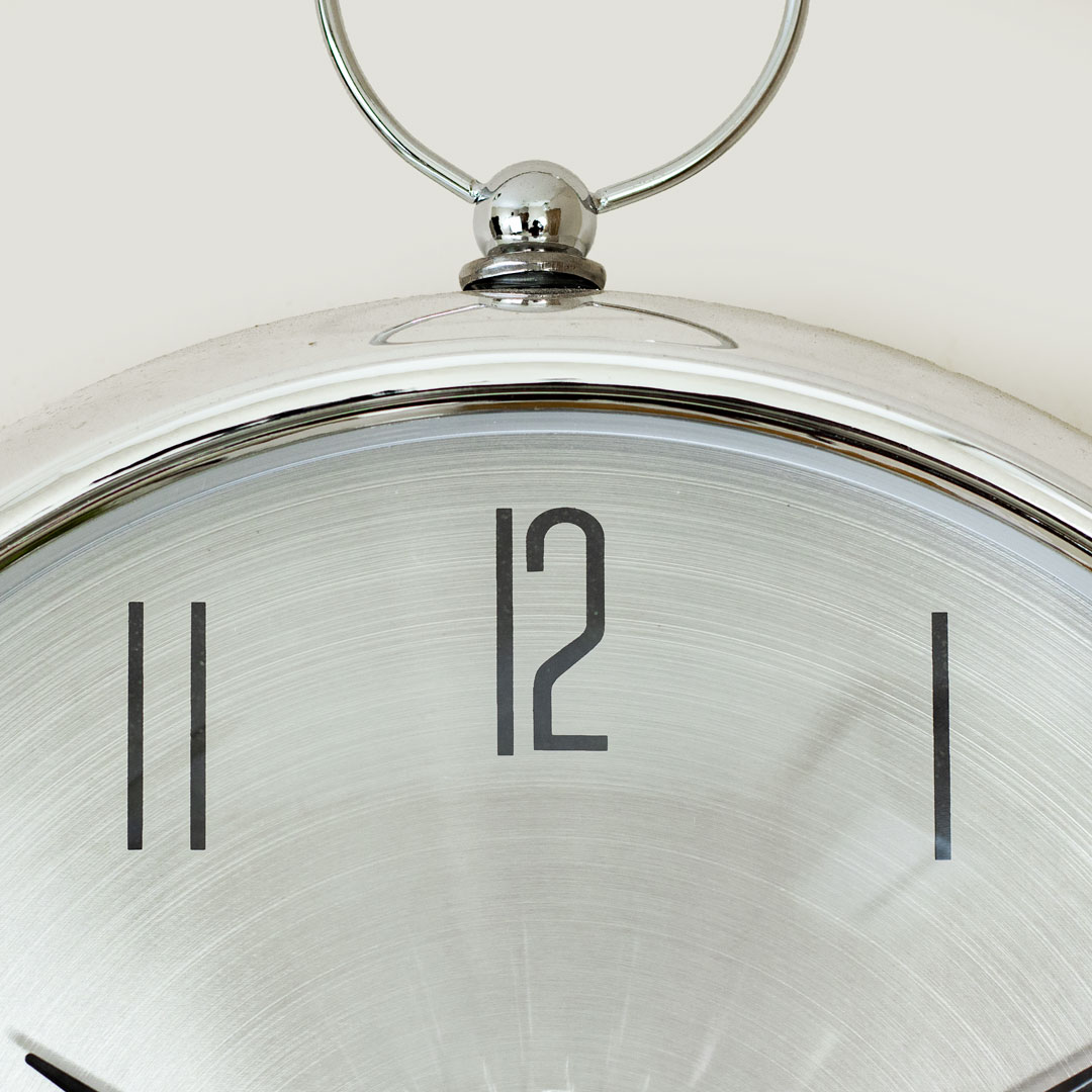 WC725-Silver-2-Moving Mechanical Gear Quartz Wall Clock Silver Color Fiber and Glass Made (7)
