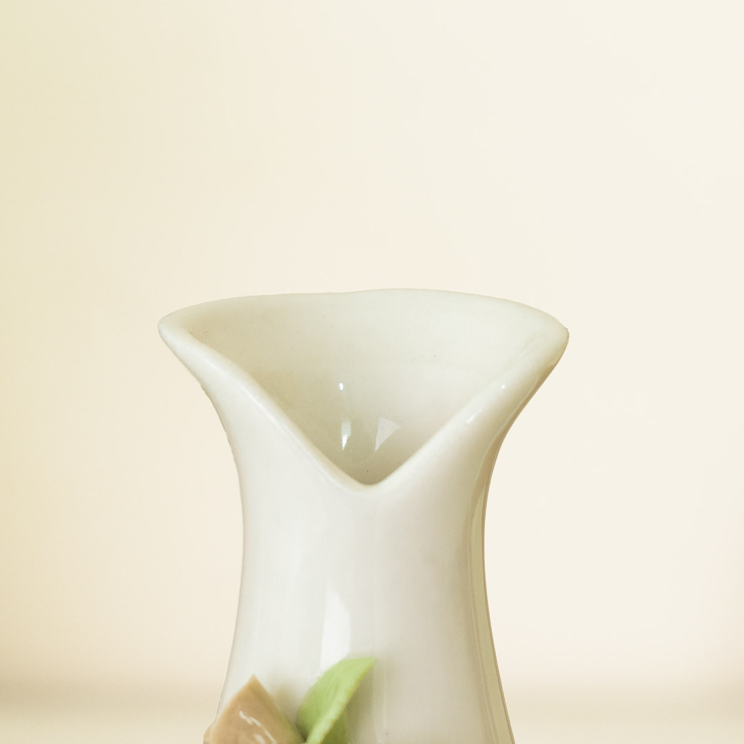 HD242-7-Porcelain Vase with Floral Ceramic Design (5)