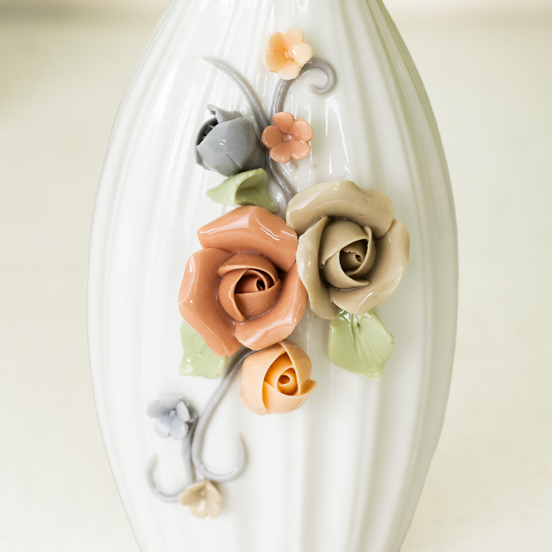 HD243-1-Porcelain Vase with Floral Ceramic Design (4)