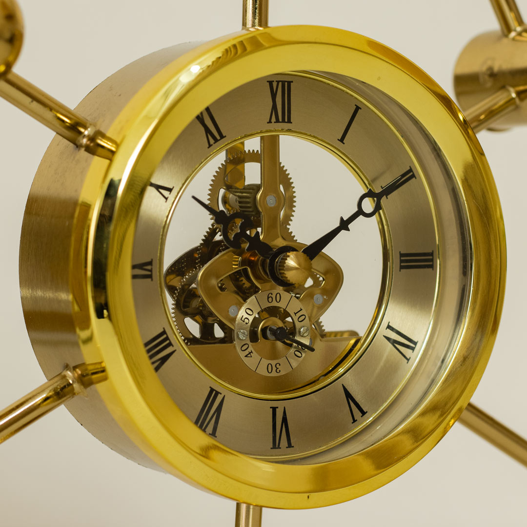 WC737-Luxury Golden Metal Table Clock Triangle Shape and Glass Dial (6)