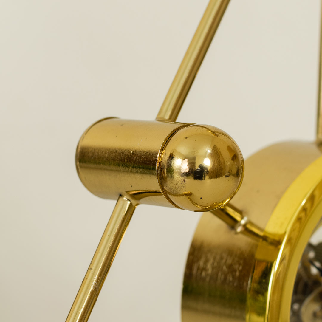 WC737-Luxury Golden Metal Table Clock Triangle Shape and Glass Dial (7)