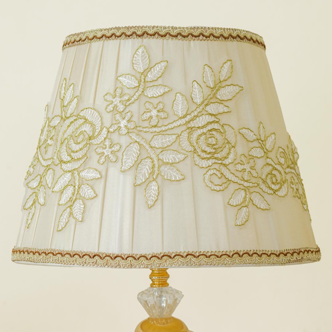 TL386-Golden Metal Table Lamp with Crystal Design and Floral Fabric Shade (9)