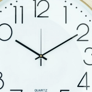 WC798-Nordic Style Minimalist Wall Clock with Fiber Frame Wood-texture Glass Cover Dial (5)